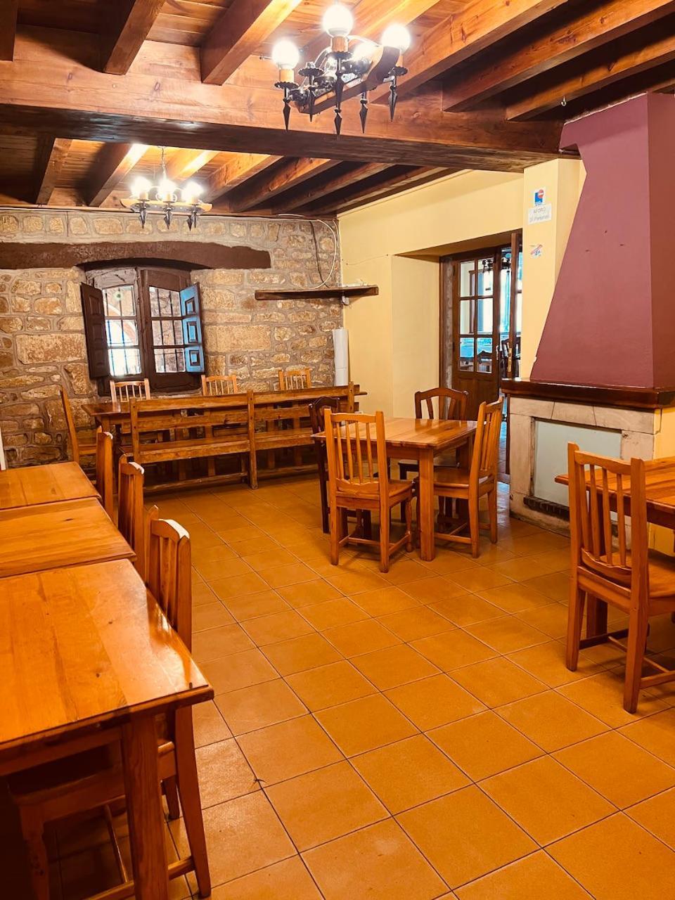 Albergue Pinares - La Casona De Revenga Regumiel de la Sierra Exterior foto