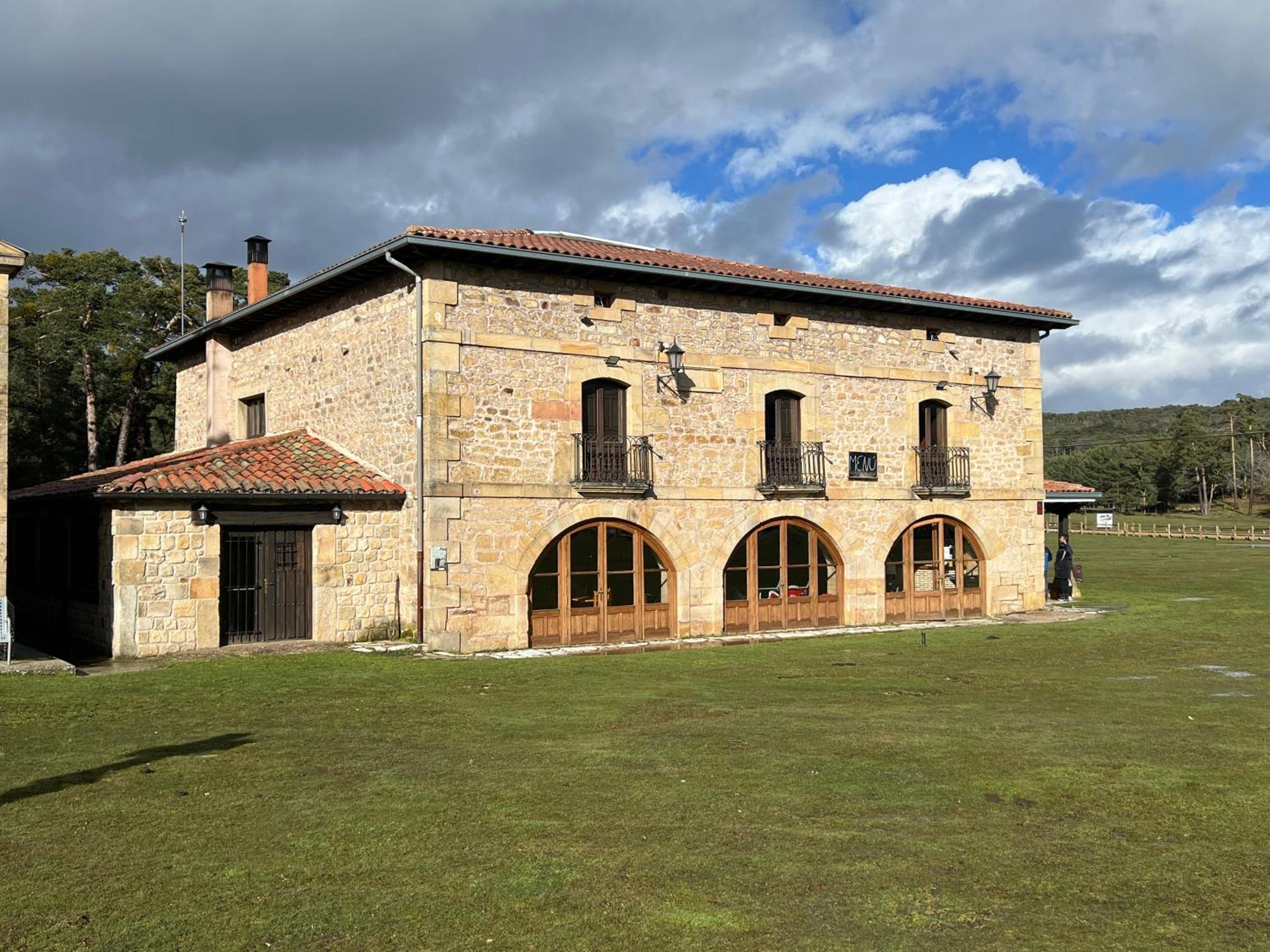 Albergue Pinares - La Casona De Revenga Regumiel de la Sierra Exterior foto